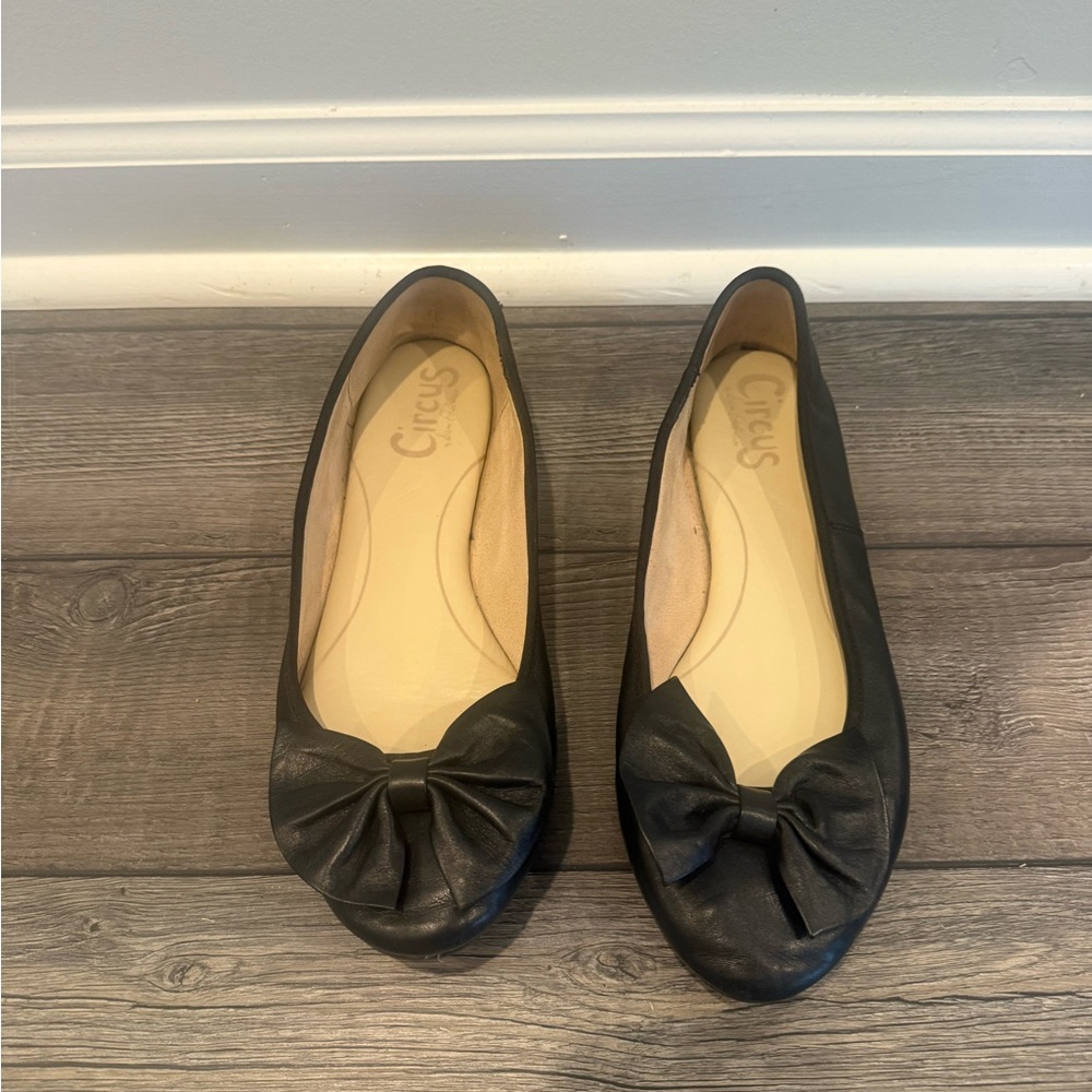 9.5 Circus by Sam Edelman Black Leather Bow Flats - Women's